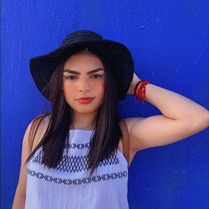 Meet your Posher, Daniela